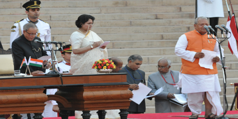 The President, Shri Pranab Mukherjee administering the oath as Cabinet Minister