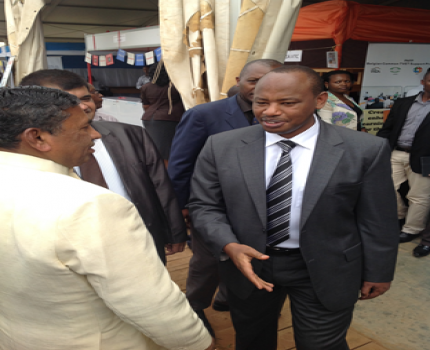 Shri K.H. Muniyappa, Hon’ble Minister (MSME) being welcomed
