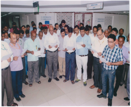 Officers and staff of Ministry of MSME taking the Swachhata Shapath